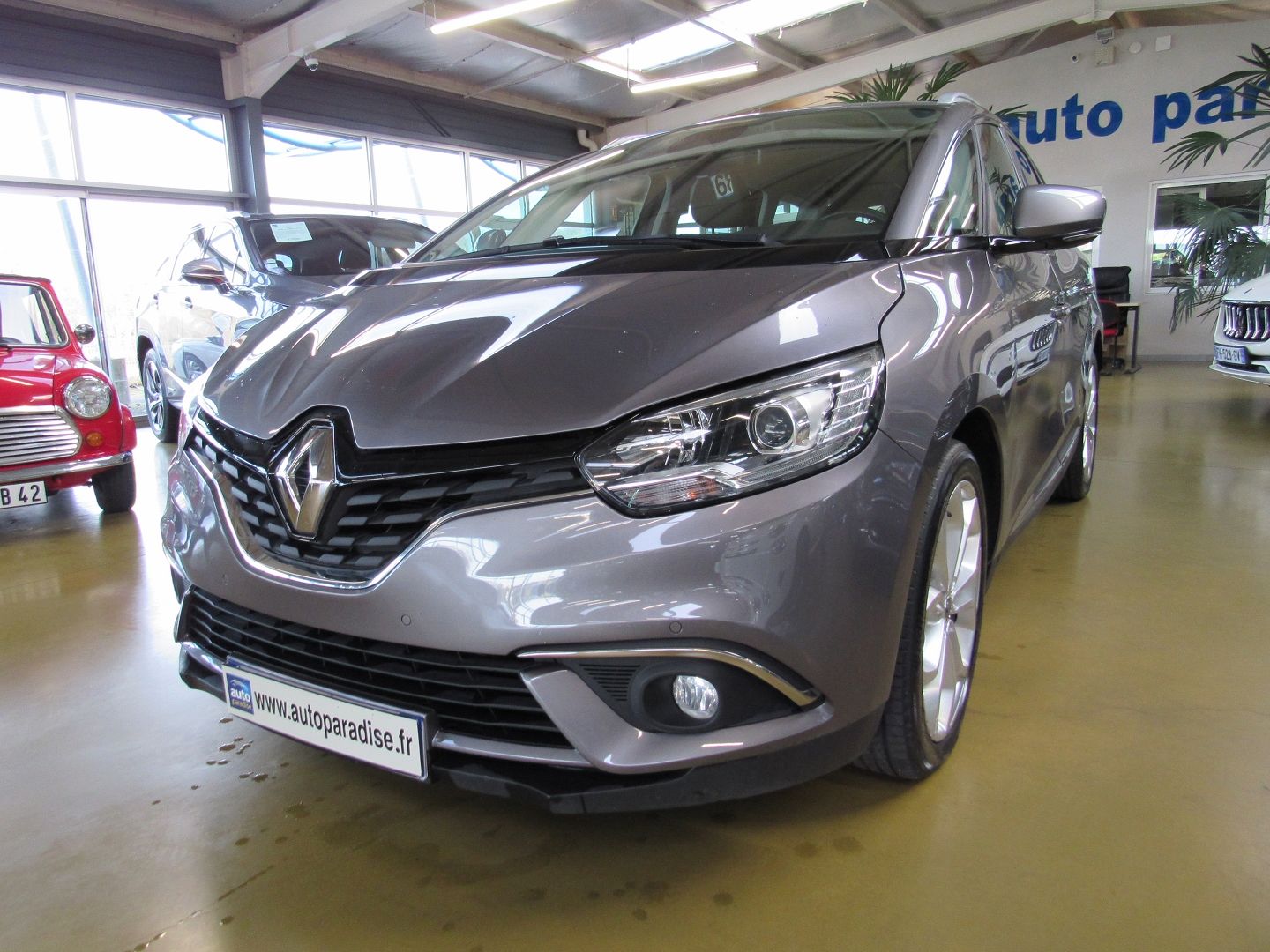 Véhicule d'occasion RENAULT GRAND SCENIC  1.5 DCI 110 BUSINESS EDC7